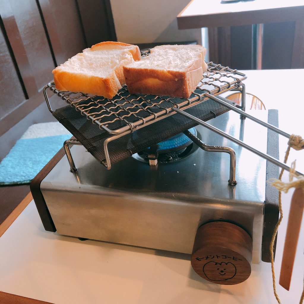 弘大】網焼きトーストを楽しめる／モーメントコーヒー（MOMENT COFFEE